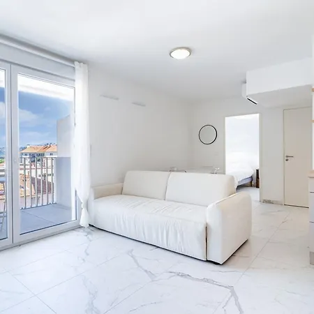 Escale Auriela : Design Moderne Confort Absolu Saint-Laurent-du-Var